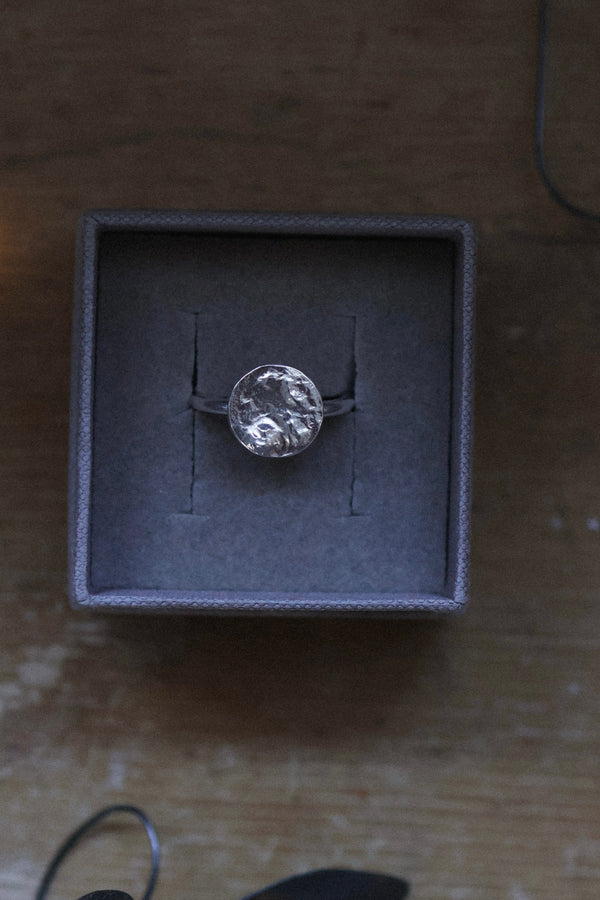 Wave ring round